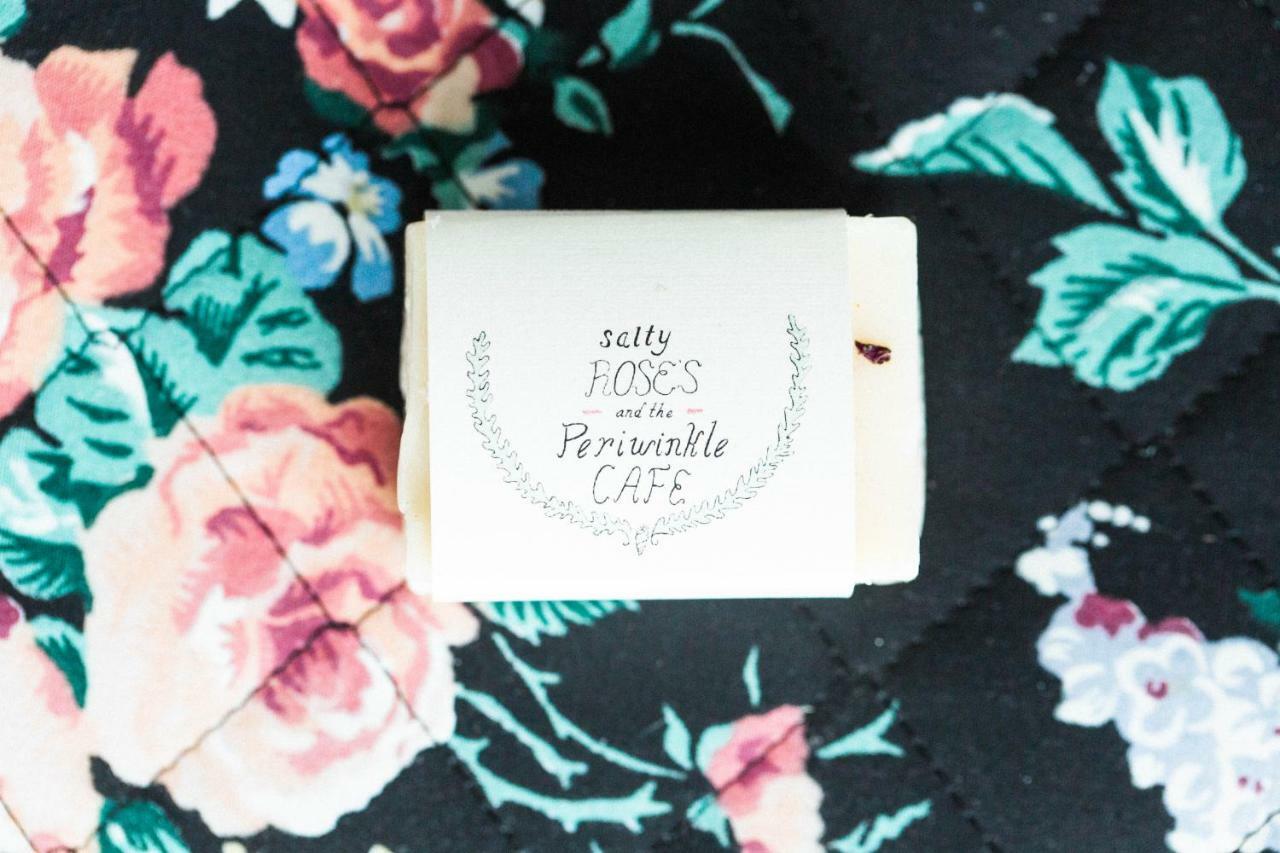 英戈尼什 Salty Rose'S And The Periwinkle Cafe酒店 外观 照片